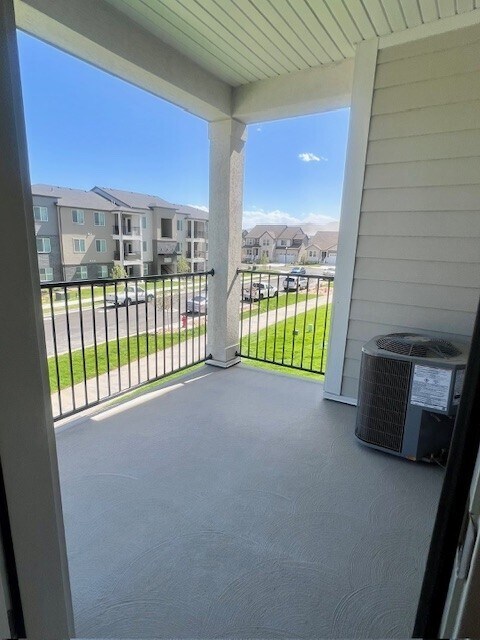 Building Photo - 13713 S Hanley Ln