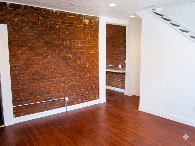 Building Photo - Beautiful 3 bed, 1 bath luxury apartment South Side Flats