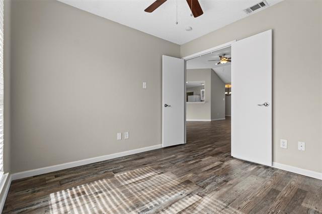 Building Photo - 2847 Red Oak Dr