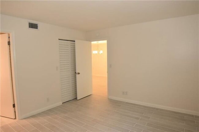 Building Photo - 8750 Royal Palm Blvd