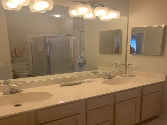Building Photo - Seasonal Rental in Lexington Country Club