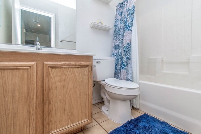 Building Photo - BEAUTIFUL SINGLE-STORY HOME LOCATED IN LAS...