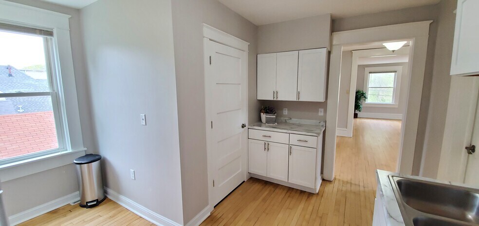 Building Photo - 510 S Academy St #2