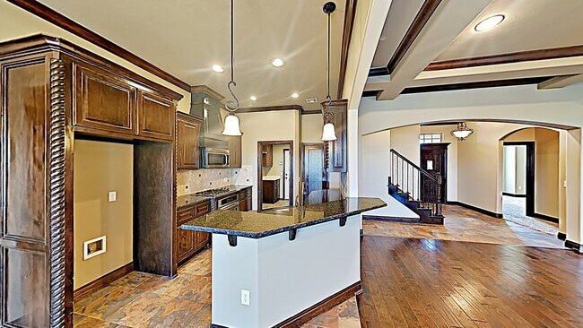 Building Photo - Luxury 4 Bedroom 2.5 Bathroom Home in Cobb...