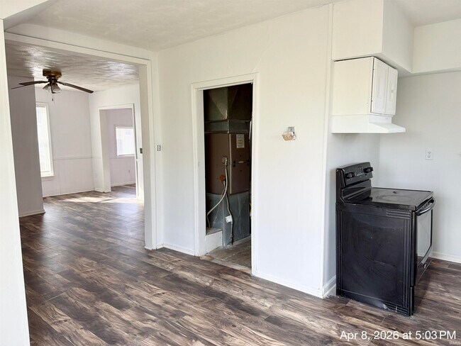 Building Photo - 131 W Lordeman St