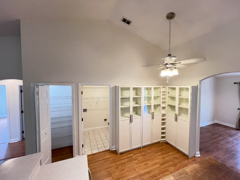 Building Photo - 345 Silver Pine Dr