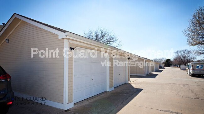 Building Photo - 5510 S Gold St