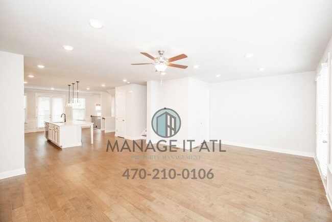 Building Photo - Elegant 4 Bedroom Townhome in Prime in Doraville