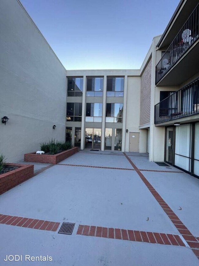 Building Photo - 1 br, 1 bath House - 380 Vallejo Drive Uni...