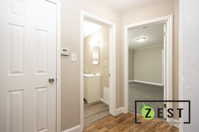 Building Photo - MOVE IN READY! OPEN HOUSE THURSDAY JUNE 26...