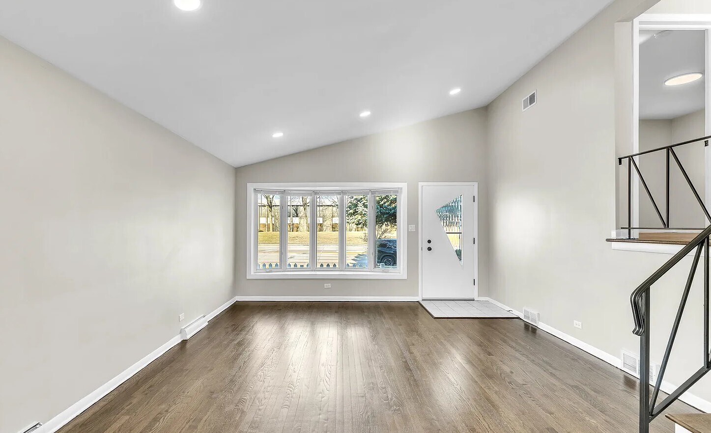 Building Photo - 11011 W Roosevelt Rd