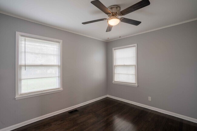 Building Photo - Charming Newly Renovated 3-Bedroom Home in...