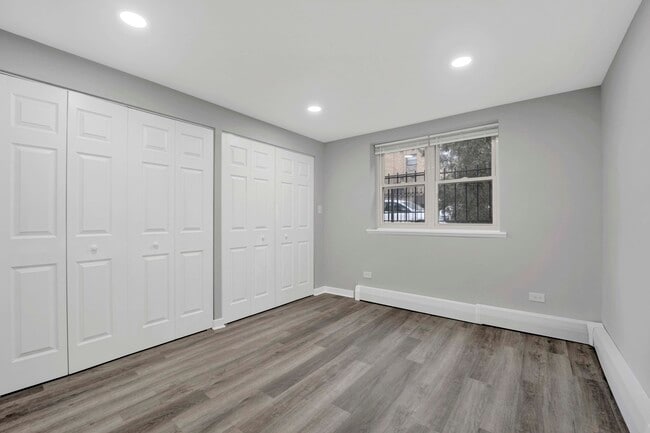 Building Photo - 3161 N Cambridge Ave