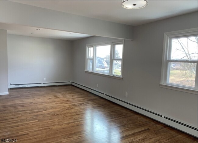 Building Photo - 62 Gless Ave