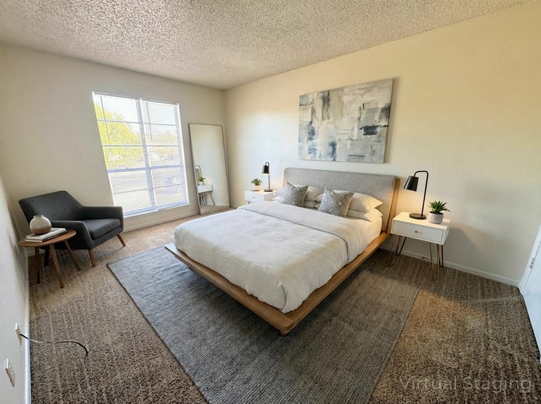 Building Photo - 4308 Lake Rd