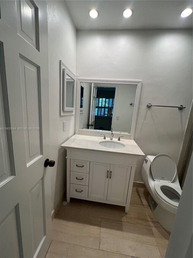 Building Photo - 12525 Bernal St