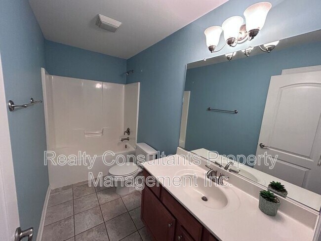 Building Photo - 4540 Pebble Lake Dr