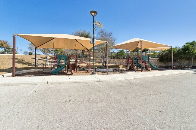 Building Photo - 14027 Laurel Br