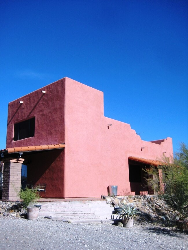 Building Photo - 2801 Paradise Mountain Rd