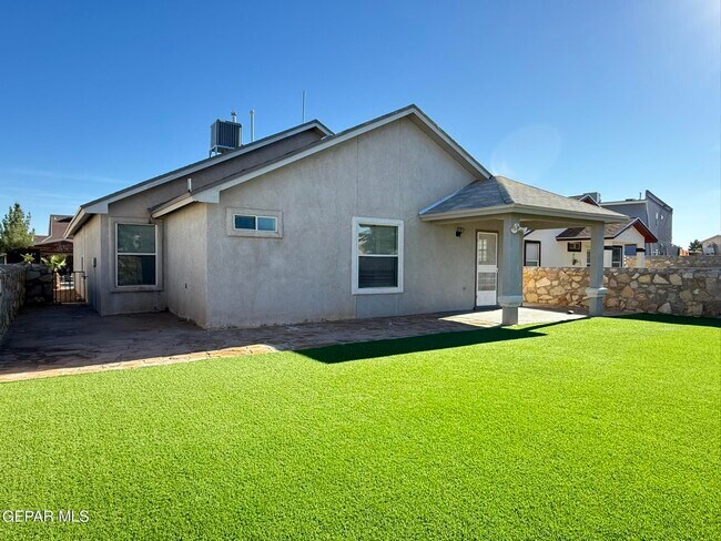 Building Photo - 12285 Tierra Plata Dr