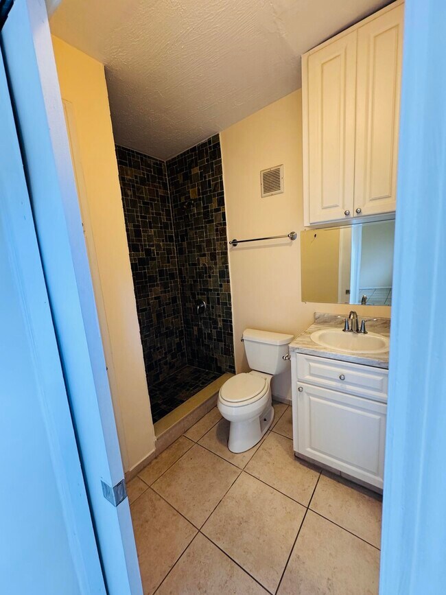 Building Photo - 830 Valley Forge Rd