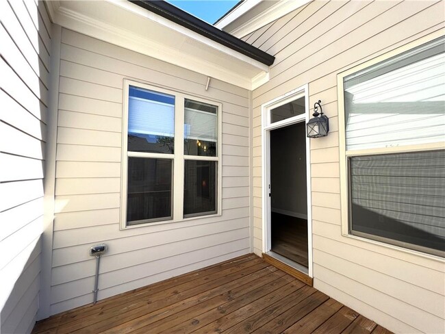 Building Photo - 4353 Parkside Pl