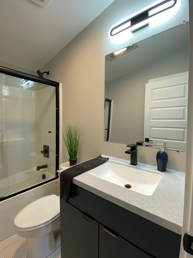 Building Photo - 58 Albemarle Rd