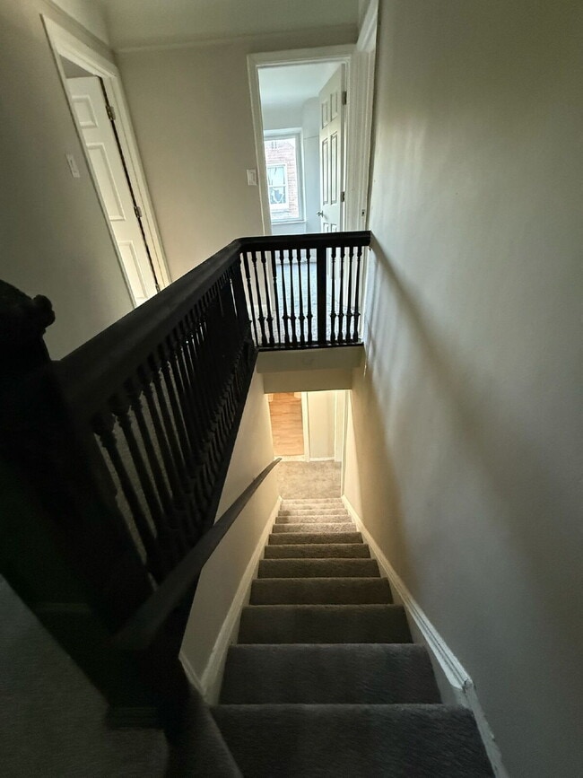 Building Photo - 3-Bedroom Gem on Marseilles Street with Sp...