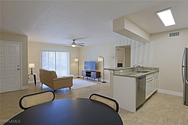 Building Photo - 5327 Summerlin Rd