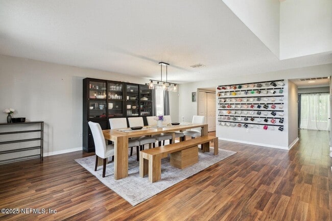 Building Photo - 8164 Foxdale Dr
