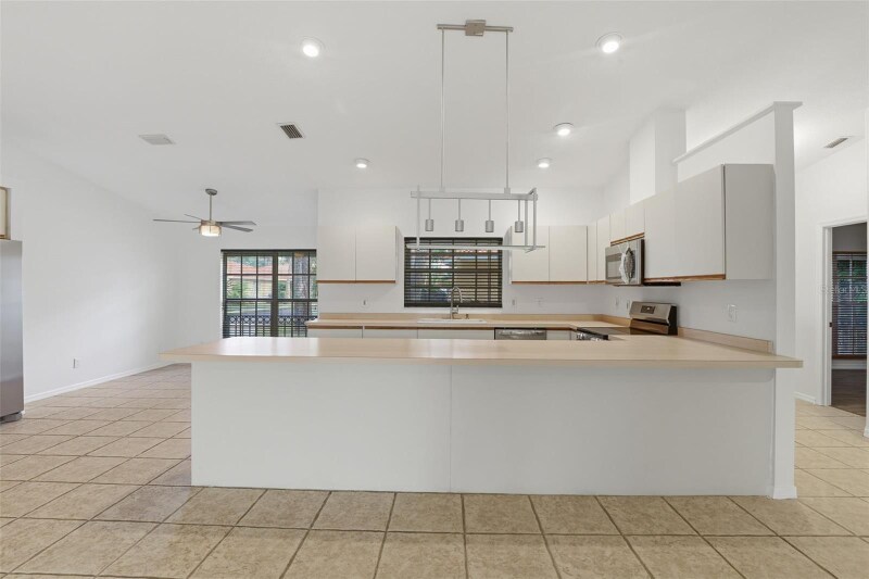 Building Photo - 131 2nd Ave E