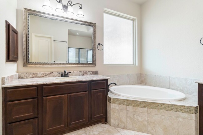 Building Photo - 944 Wilderness Oaks