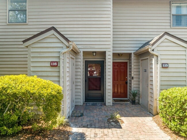 Building Photo - 100 N Myrtle Dr