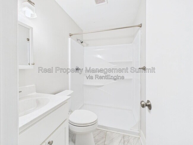 Building Photo - 1336 Hunters Rd
