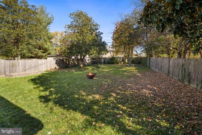 Building Photo - 6066 Wooten Dr