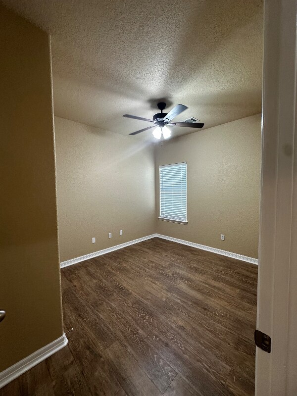 Building Photo - 3052 Pine Valley Dr