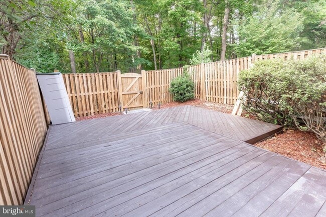 Building Photo - 8020 Bethelen Woods Ln