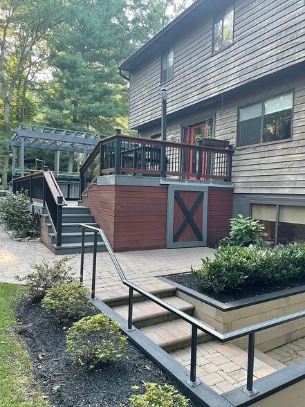 Building Photo - 627 Thomas Way