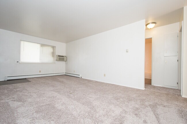 Building Photo - 1720 Azalea Ct