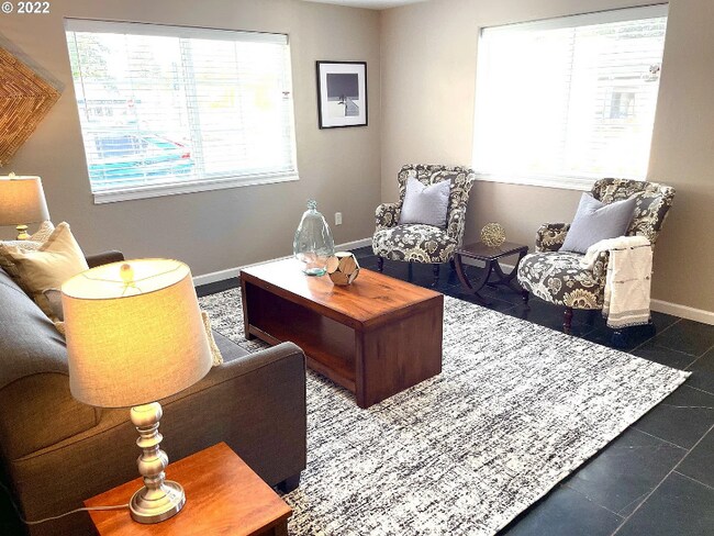 Building Photo - 5635 SE 84th Ave