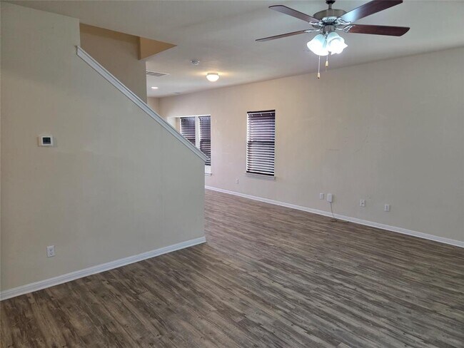 Building Photo - 8136 Daisy Cutter Crossing
