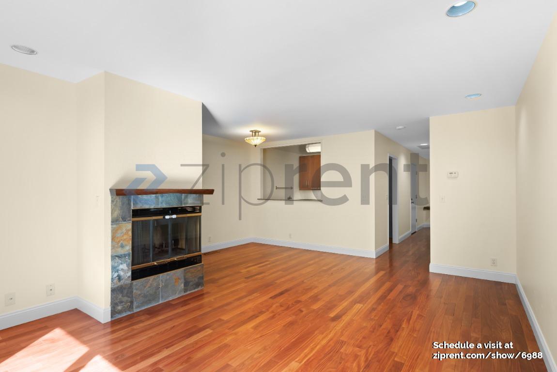 Building Photo - 700 Chiquita Ave