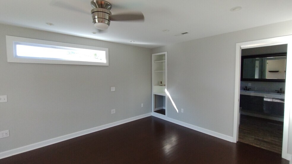 Building Photo - 710 Yucca Ave