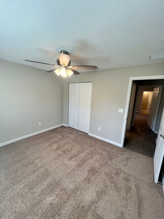 Building Photo - NEW 4 BEDROOM 3 BATH HOME! AMAZING LOCATION!