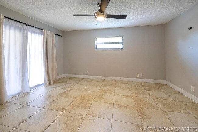 Building Photo - 325 NW 65th Terrace