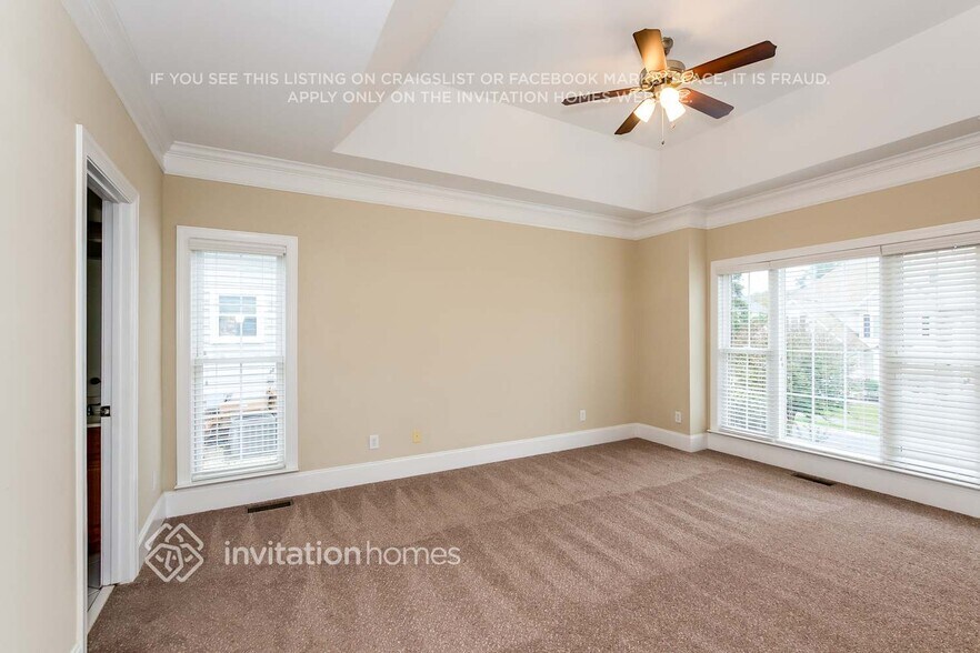Building Photo - 9014 Sandpiper Dr
