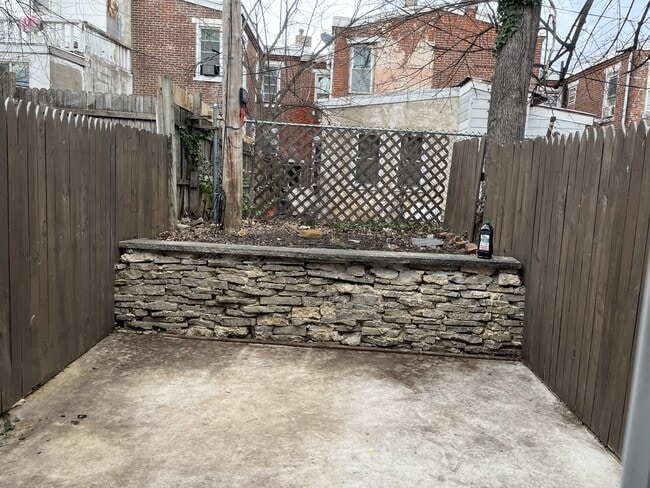 Building Photo - 1705 Tulip St