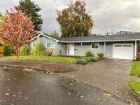 Building Photo - 3 Bedroom 1.5 baths! Walker & Cedar Hills ...