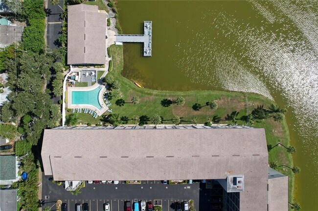 Building Photo - 3432 Lake Bayshore Dr