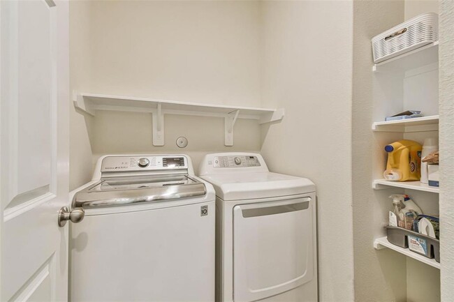 Building Photo - 24063 Prairie Dust Dr